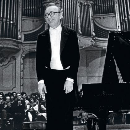 https://www.steinway.com/news/features/alfred-brendel-the-thinking-pianists-man